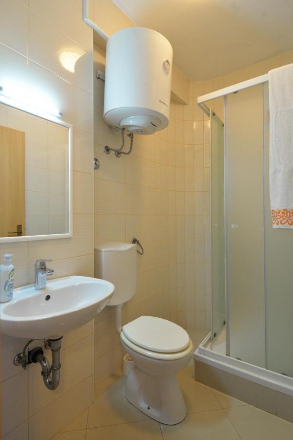 Apartmani Vedrana, Murter Exterior photo