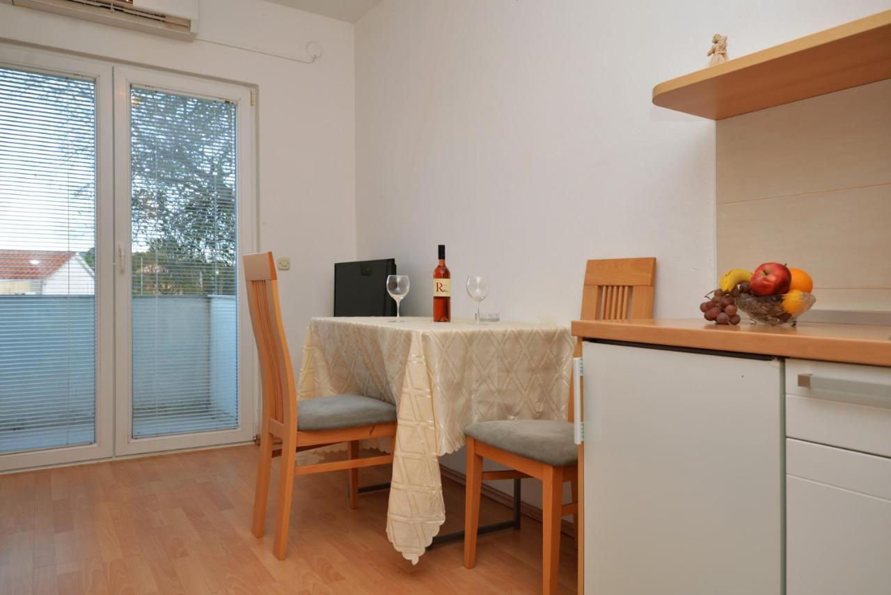 Apartmani Vedrana, Murter Exterior photo