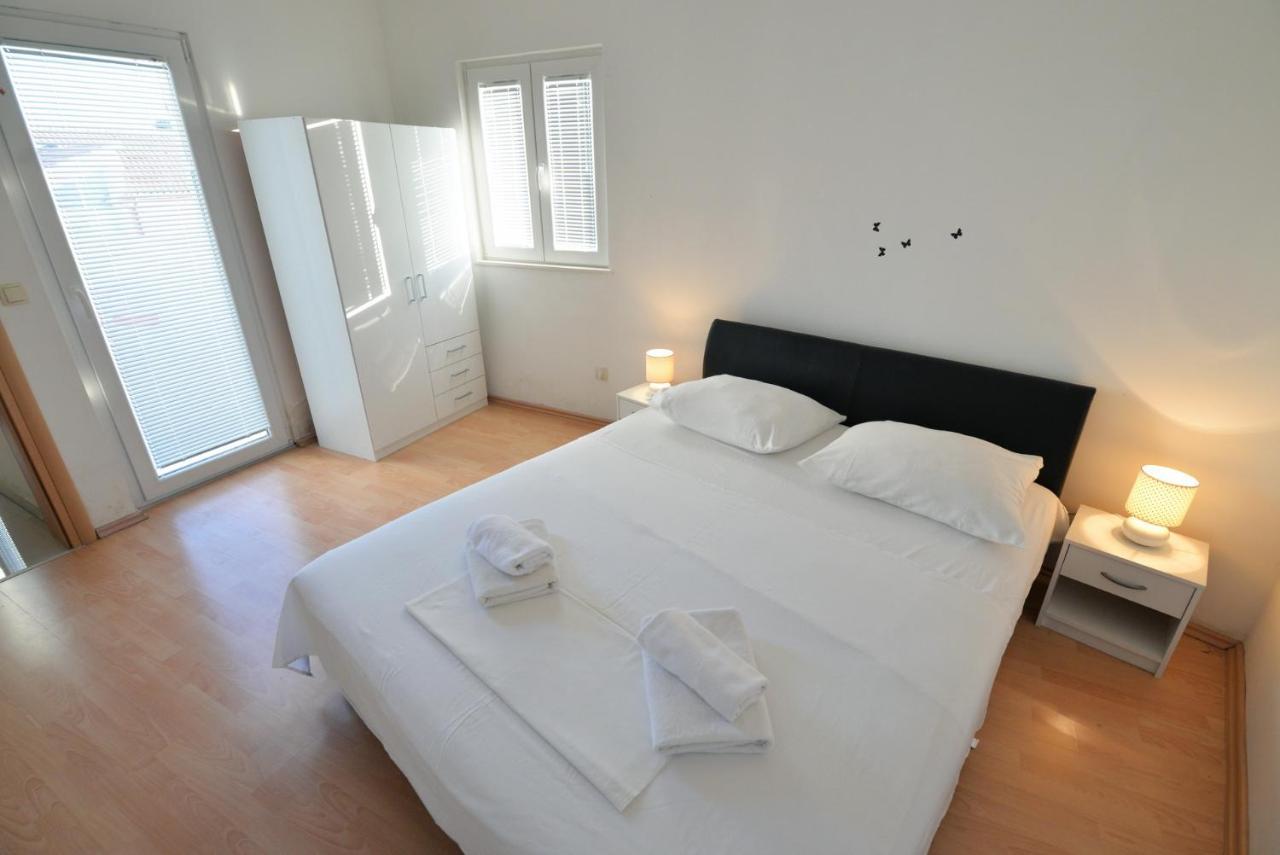 Apartmani Vedrana, Murter Exterior photo