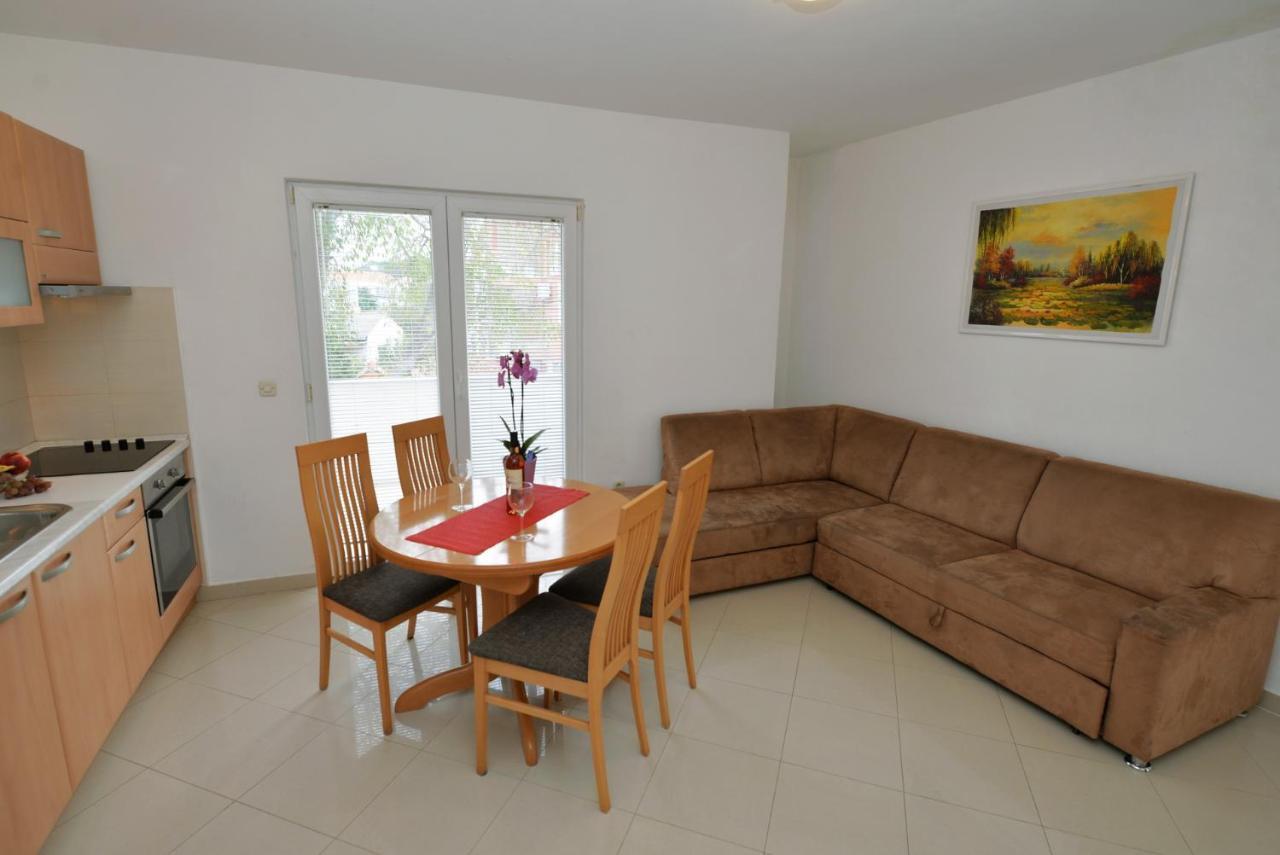 Apartmani Vedrana, Murter Exterior photo