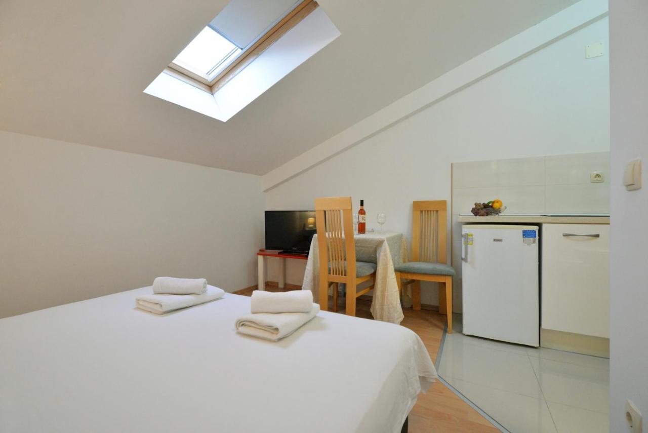 Apartmani Vedrana, Murter Exterior photo