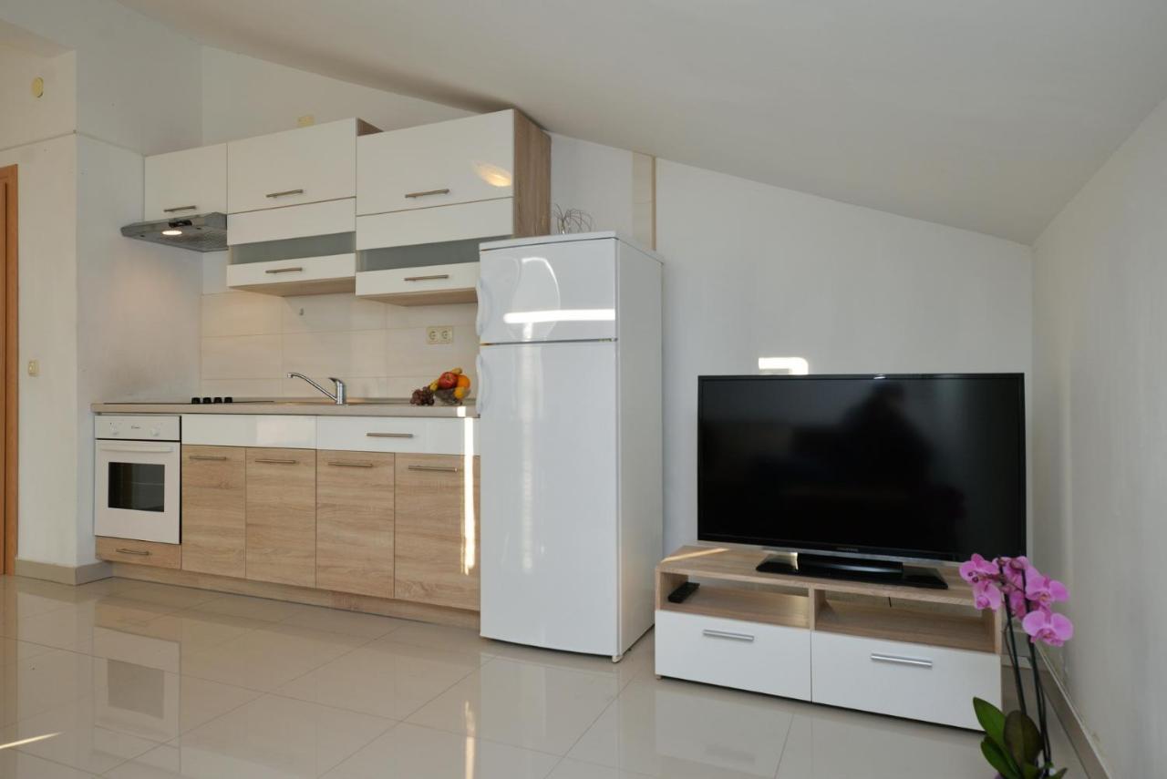 Apartmani Vedrana, Murter Exterior photo